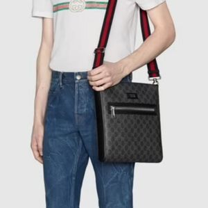 Men's Gucci messenger bag